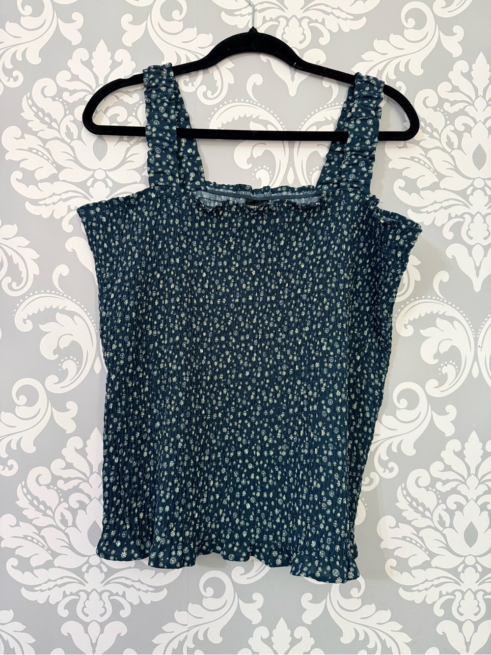 💫4/$25 • Far West Floral Smocked Tank